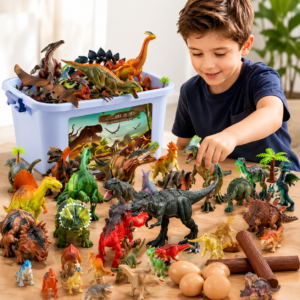 Enfant s'amusant avec une figurine d'action dinosaure sur un tapis de jeu